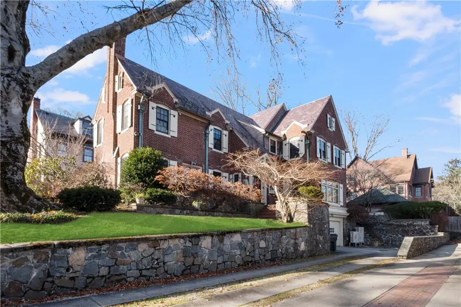 82 Freeman Parkway, Providence, RI 02906 - Image #2