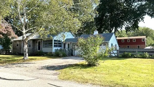 106 Pettaquamscutt Lake Road, Narragansett, RI 02874