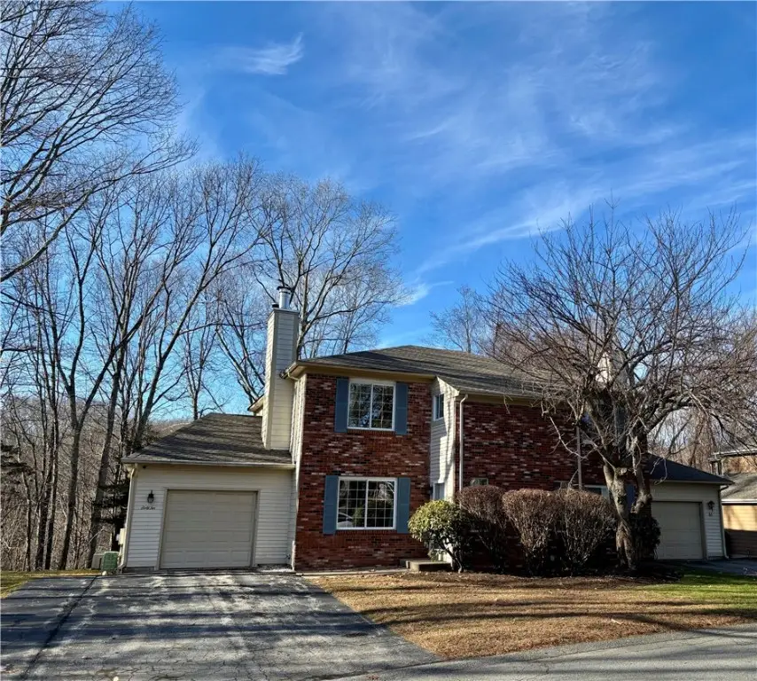 62 Governors Hill #572, West Warwick, RI 02893 - Image #1