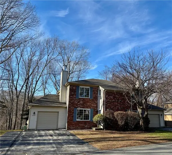 62 Governors Hill #572, West Warwick, RI 02893