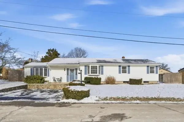 8 Meadow Lane, Coventry, RI 02816