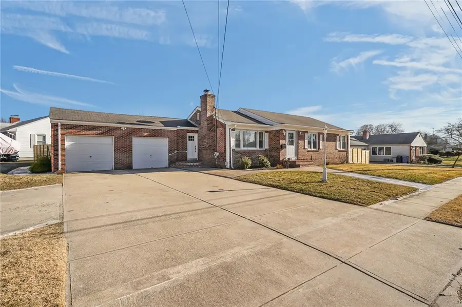 366 Woodbine Street, Cranston, RI 02910 - Image #3