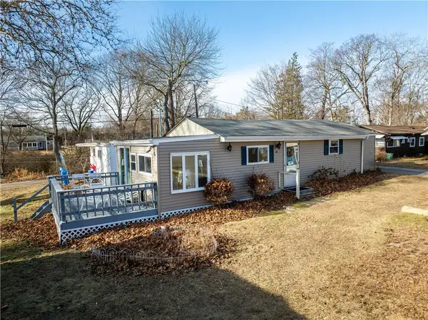 46 E Andrew Comstock Road, Warwick, RI 02886