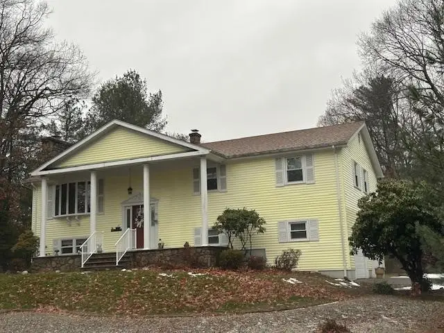 31 Karen Ann Drive, Smithfield, RI 02917 - Image #2