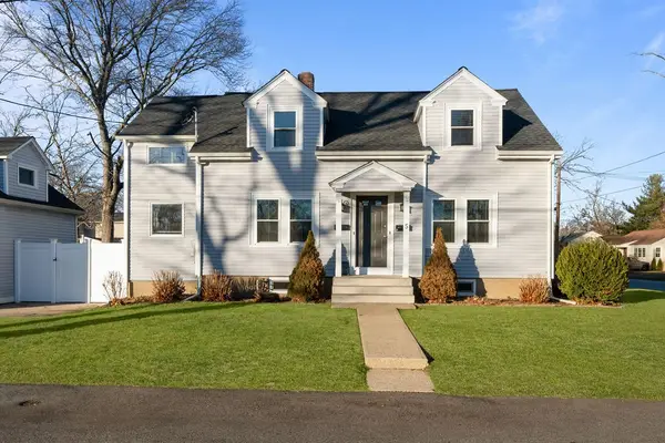 5 Shippen Avenue, Warwick, RI 02888