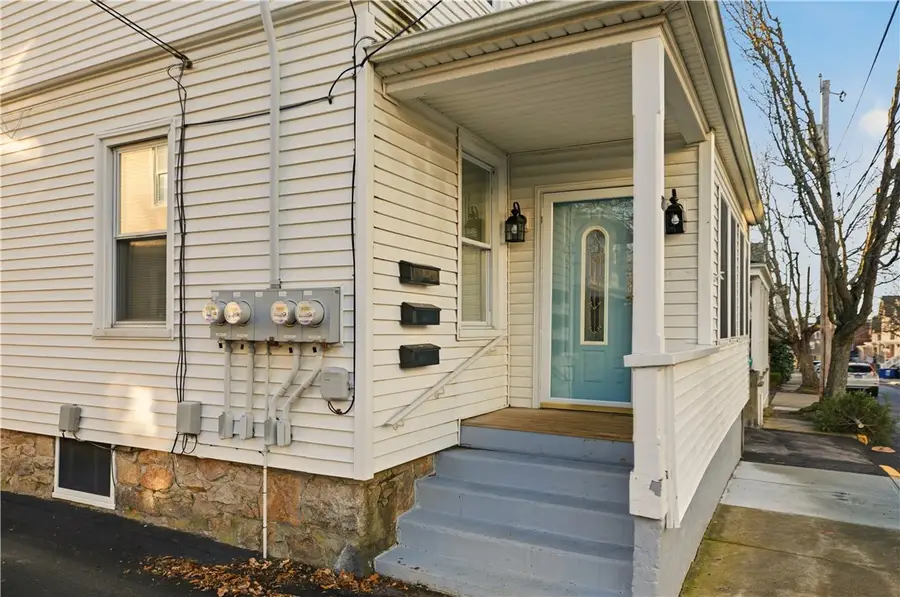 27 Dean Avenue, Newport, RI 02840 - Image #3