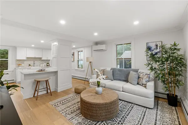 51 Poplar Street #3, Newport, RI 02840