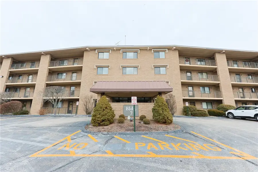 650 East Greenwich Avenue #7-207, West Warwick, RI 02893 - Image #3