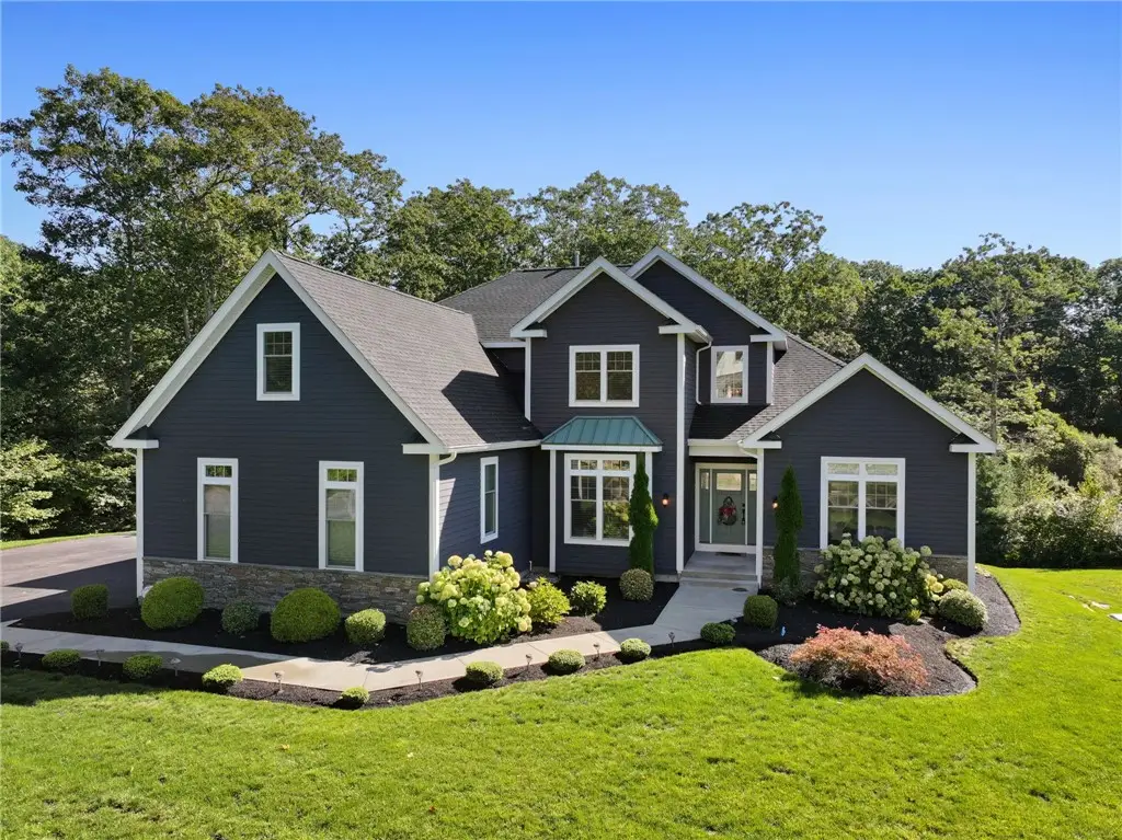 25 Rock Way, East Greenwich, RI 02818 - Image #1