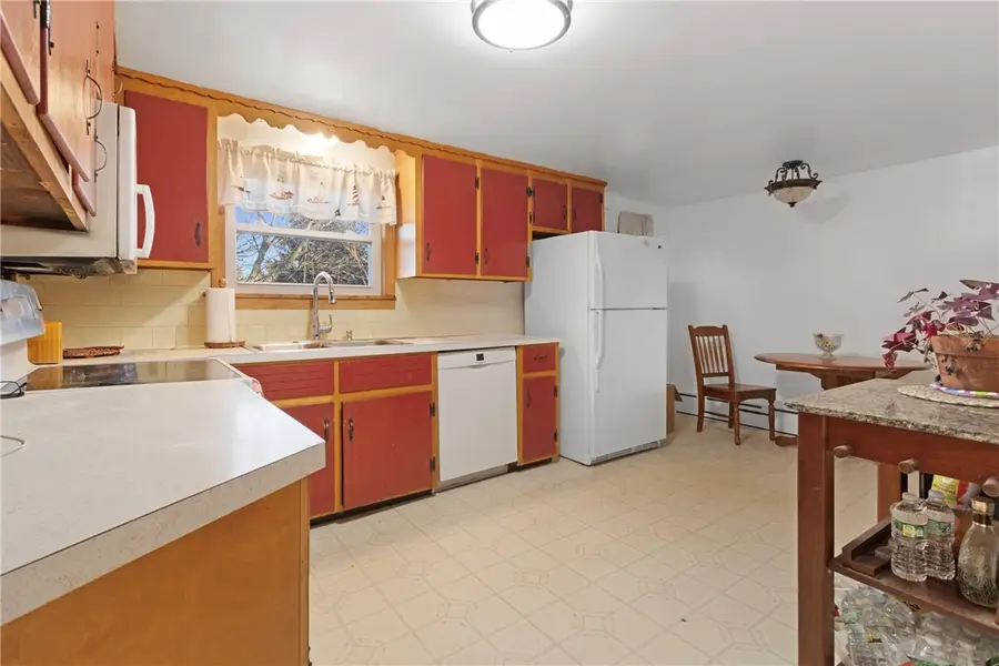 233 Turnpike Avenue, Portsmouth, RI 02871 - Image #3