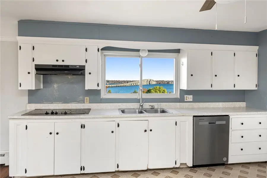 227 Fleetwood Drive, Saunderstown, RI 02874 - Image #3