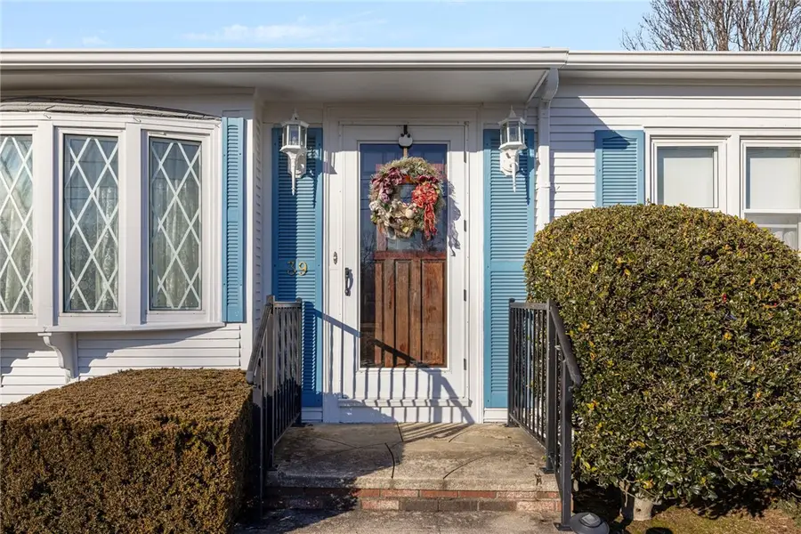 39 Holiday Avenue, Warwick, RI 02888 - Image #2