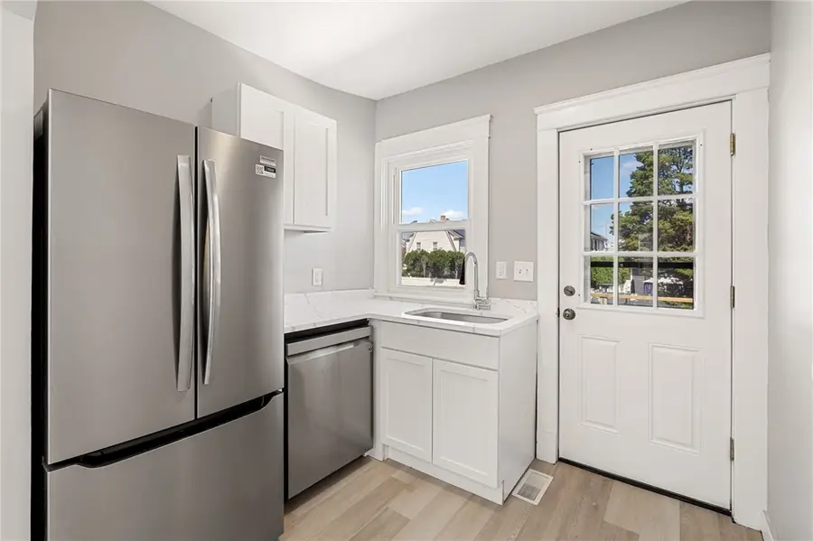 26 Mayflower Street, East Providence, RI 02914 - Image #3