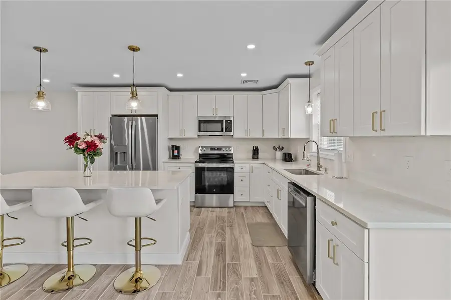 41 N Cornell Avenue, Warren, RI 02885 - Image #3