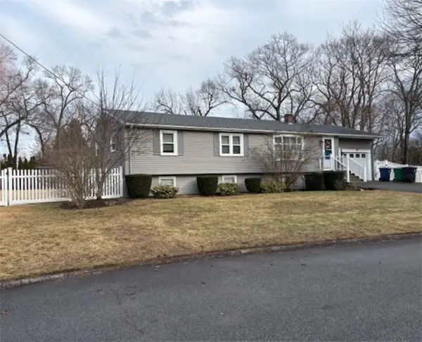 63 Ramblewood Drive, Warwick, RI 02889