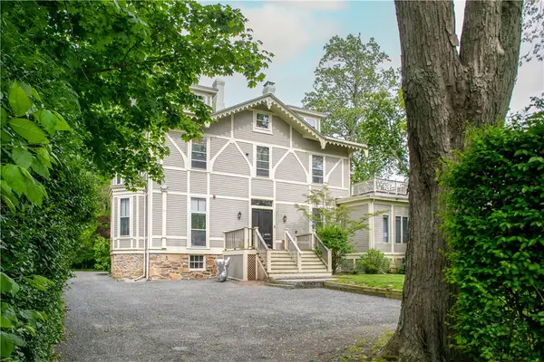 4 Red Cross Avenue #4, Newport, RI 02840