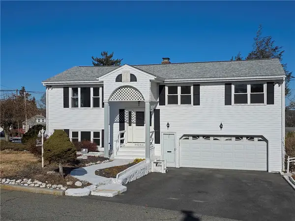 27 Aurelia Drive, Providence, RI 02909
