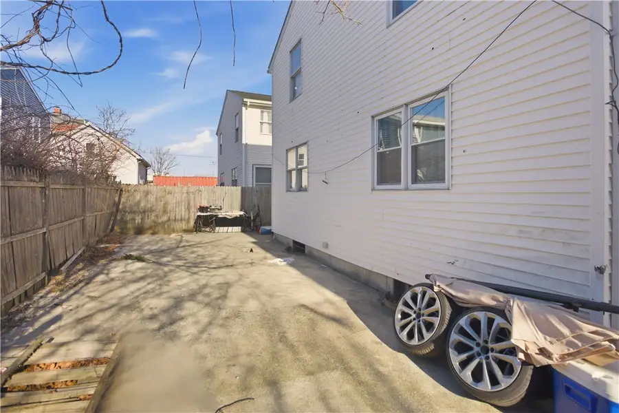 523 Dexter Street, Providence, RI 02907 - Image #2