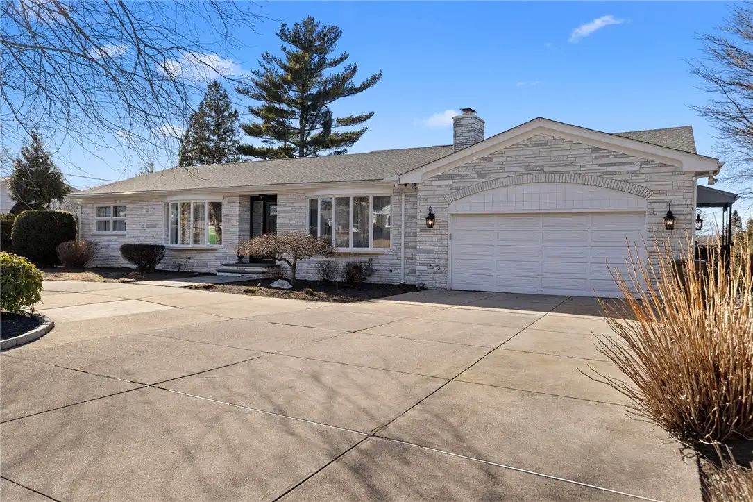 135 Meshanticut Valley Parkway, Cranston, RI 02920 - Image #1