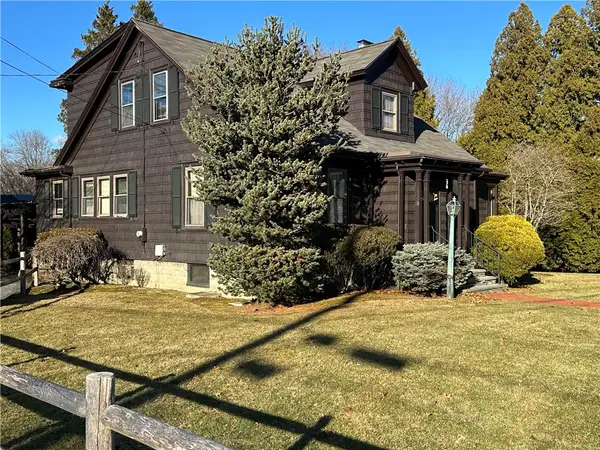 47 Clara Avenue, Warwick, RI 02889