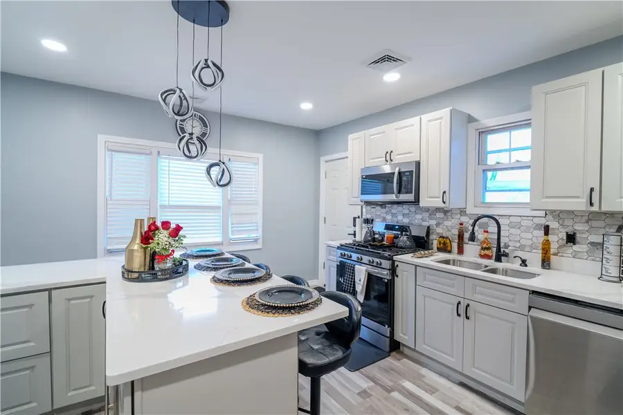 970 York Avenue, Pawtucket, RI 02861 - Image #2