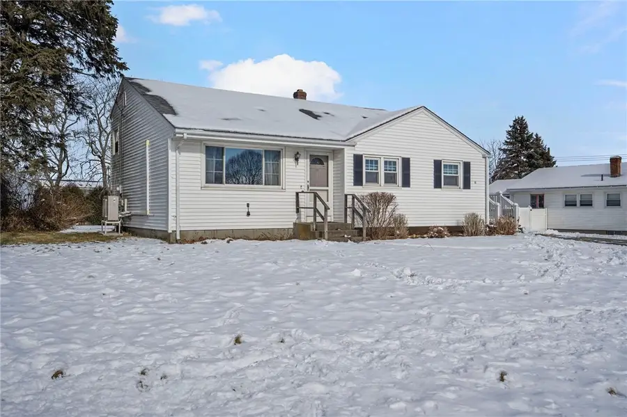 35 Squantum Drive, Middletown, RI 02842 - Image #3