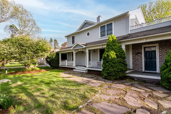 28 Palm Beach Avenue, Narragansett, RI 02882