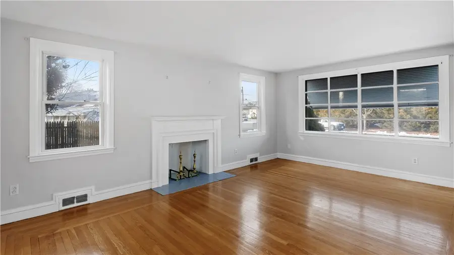 24 Elm Circle, Cranston, RI 02920 - Image #3