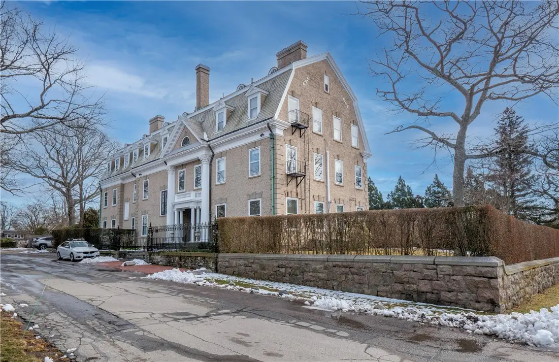 1 Oakwood Terrace #7, Newport, RI 02840 - Image #1