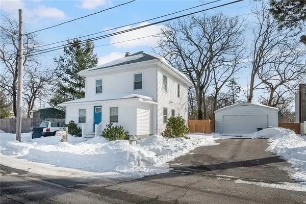 2 Overbrook Avenue, Warwick, RI 02889