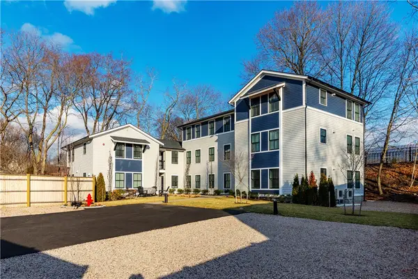 32 Exchange Street #101, East Greenwich, RI 02818