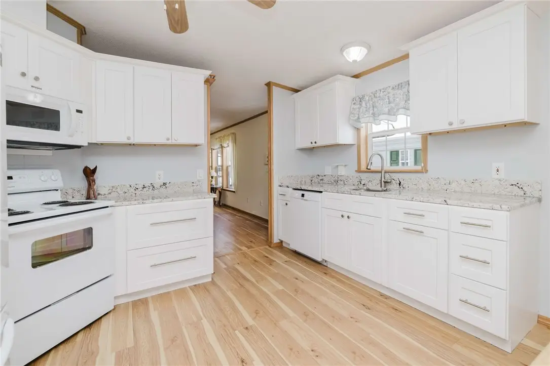 21 Nightingale Lane, Tiverton, RI 02878 - Image #1