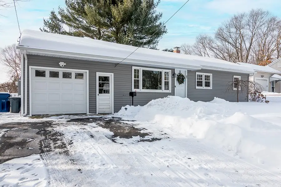 65 Pequot Trail, East Greenwich, RI 02818 - Image #2