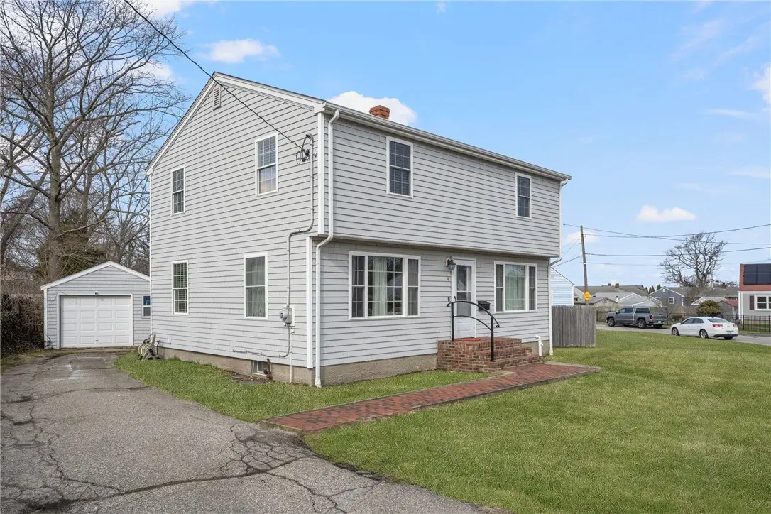 4 Halsey Avenue, Middletown, RI 02842 - #1