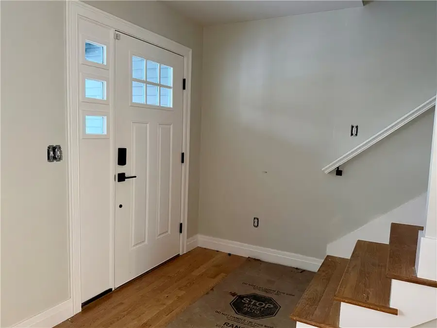 33 Hemlock Avenue, Cranston, RI 02910 - Image #2