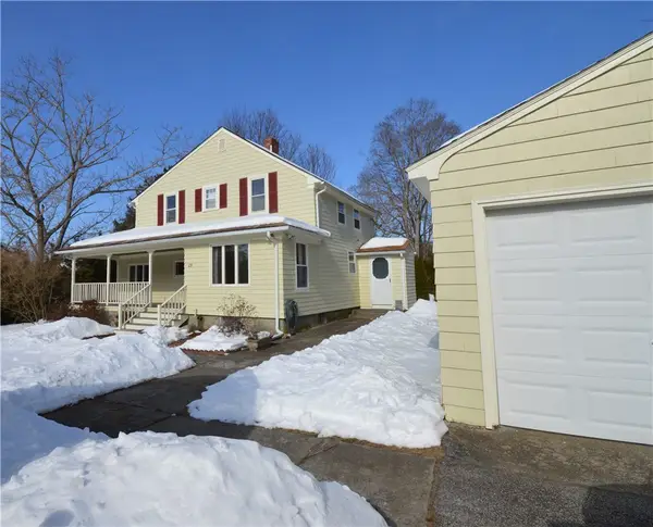 29 Forest Road, Bristol, RI 02809