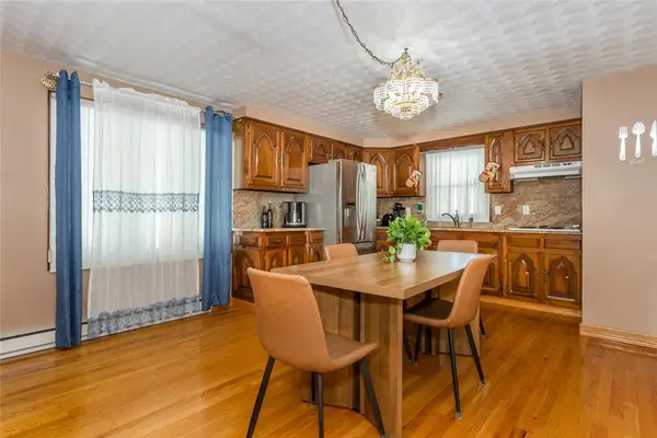 275 Columbus Avenue, Pawtucket, RI 02861