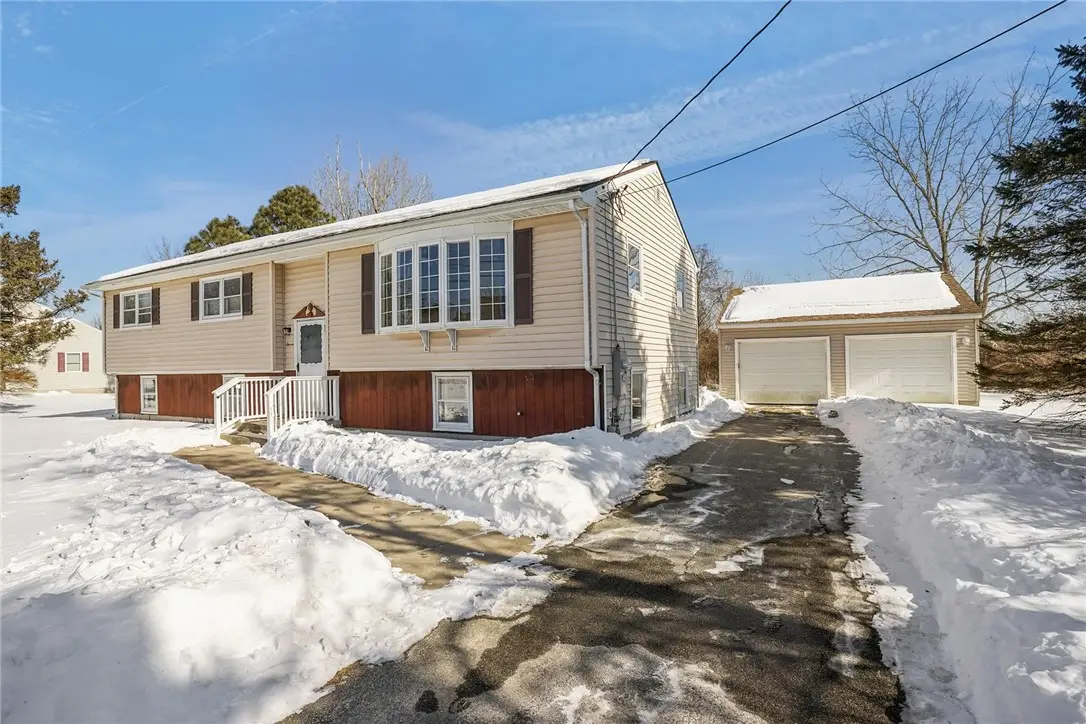 11 Barton Lane, Middletown, RI 02842 - #1