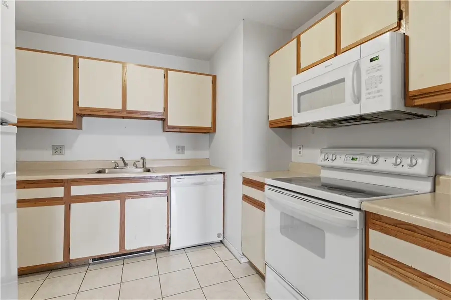 200 Manville Hill Unit 41 Bldg B Road #41, Cumberland, RI 02864 - #2