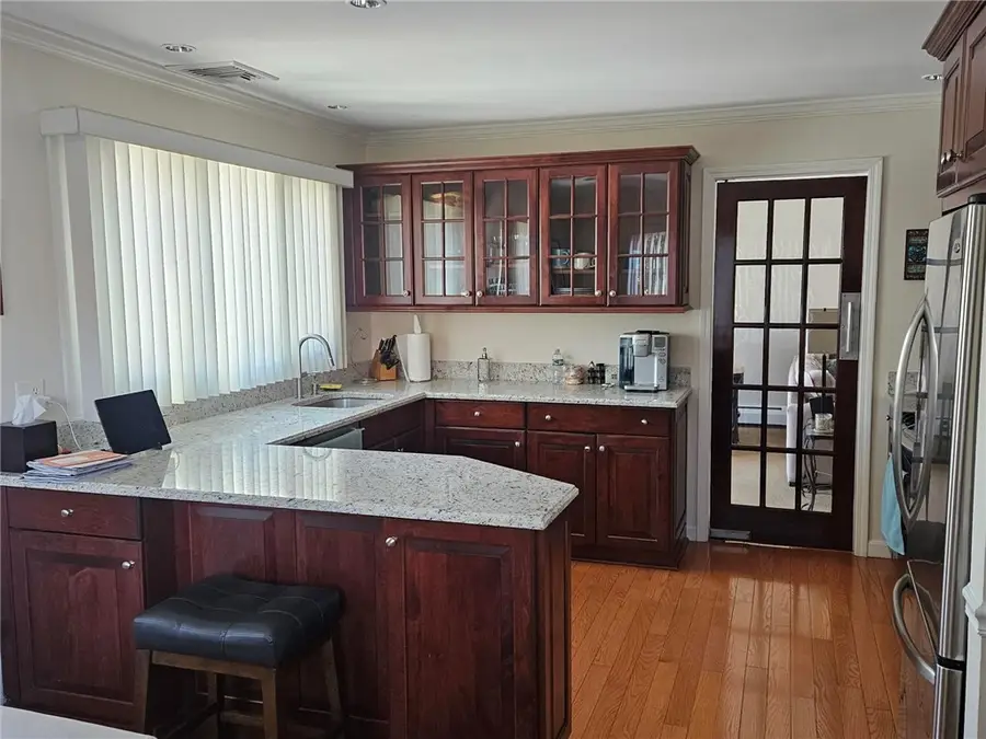 421 Bellevue Avenue #3B, Newport, RI 02840 - Image #3