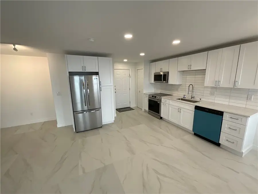 33 Bullocks Point Avenue #5C, Riverside, RI 02915 - #2