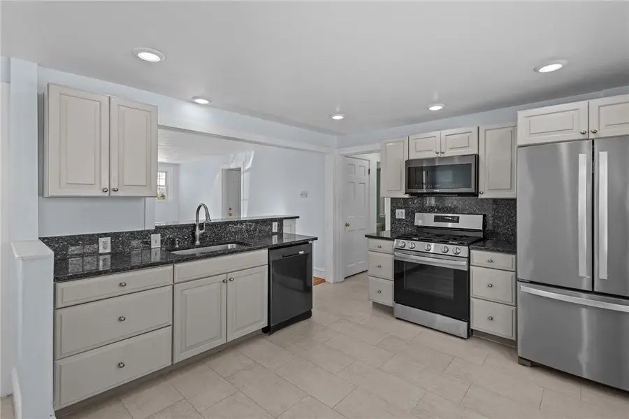 22 Phillips Avenue, Warwick, RI 02888 - #3