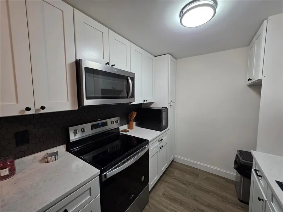 36 Cowesett Avenue #5, West Warwick, RI 02893 - #3