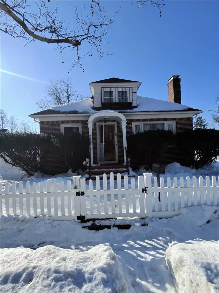 390 Montgomery Street, Cranston, RI 02905 - #1