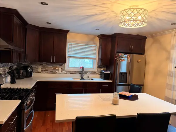 30 Lark Avenue, Cranston, RI 02920