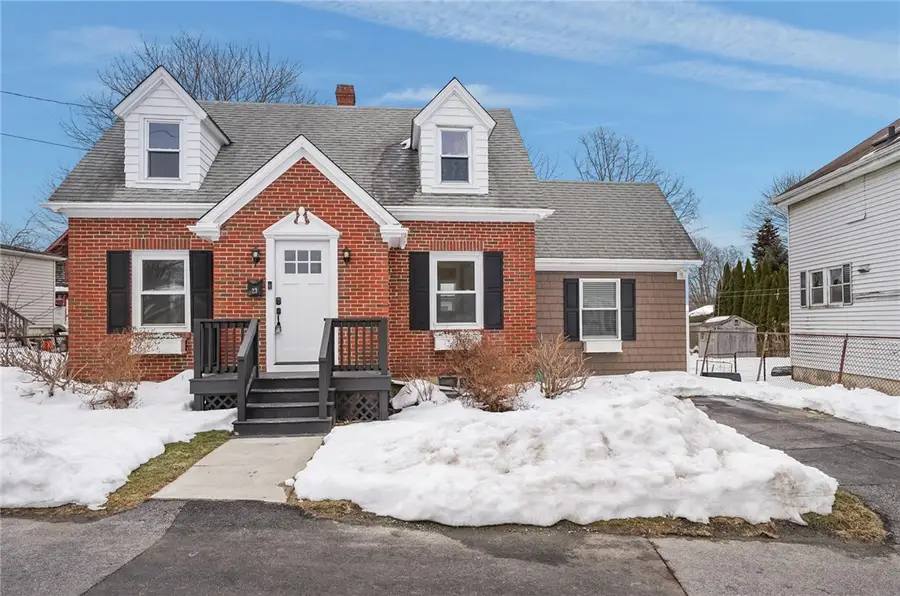 23 Livingston Place, Middletown, RI 02842 - #3