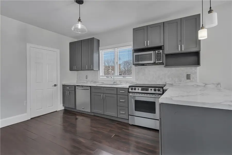 27 Greenville Avenue, Johnston, RI 02919 - #3