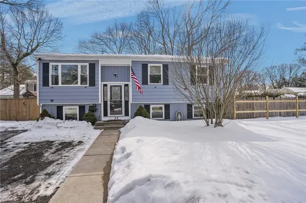 20 Darrow Drive, Warwick, RI 02886