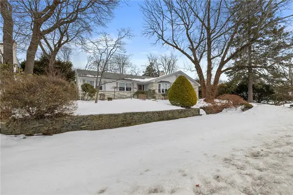 214 Meshanticut Valley Parkway, Cranston, RI 02920