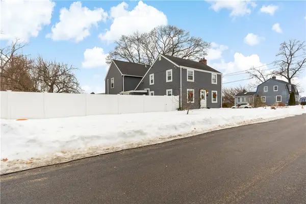 48 Rowe Avenue, Warwick, RI 02889